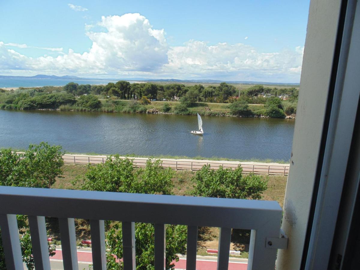 Brisa De Mar Apartment เอมปูเรียบราบา ภายนอก รูปภาพ